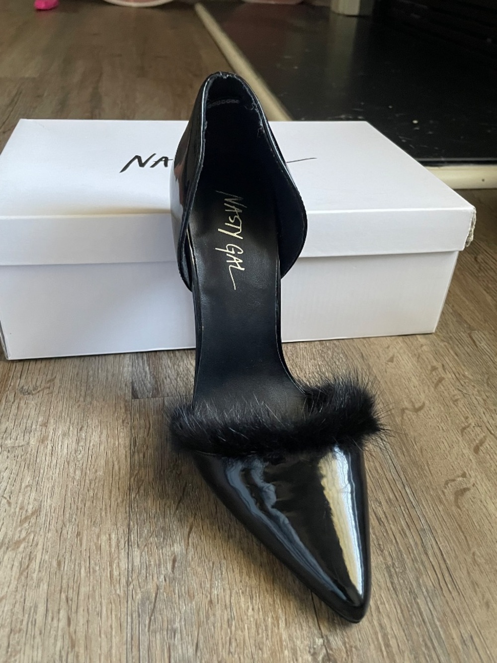 Black patent with fur pumps heels - Picture 4 of 8